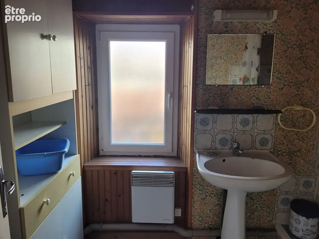 ROCHEFORT hyper centre - un appartement meublé de 27 m² au 2ème étage loué - photo 11