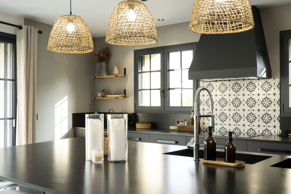 Maison à SAINT-BONNET-DE-MURE