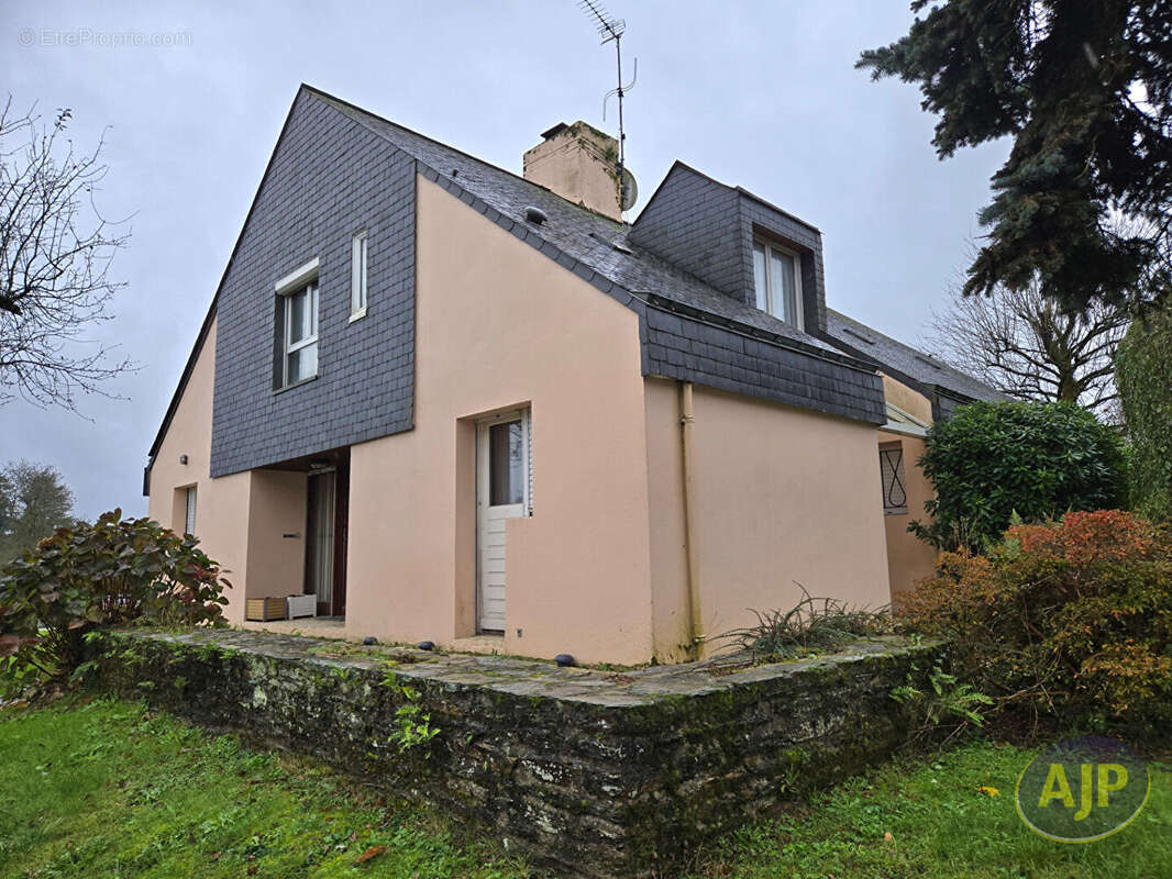 Maison à SERENT