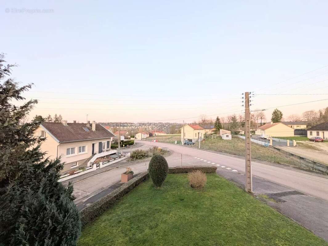 Maison à NEUFCHATEAU