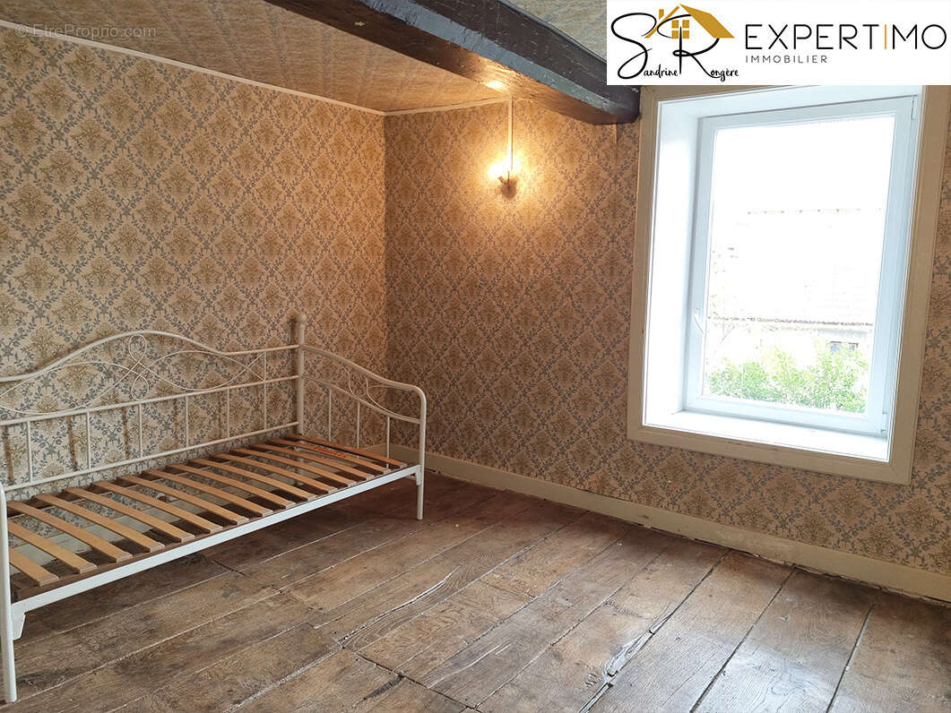 Exclu Maison Familiale à rafraîchir avec 5 Chambres   Blot-L'église (63) - photo 8