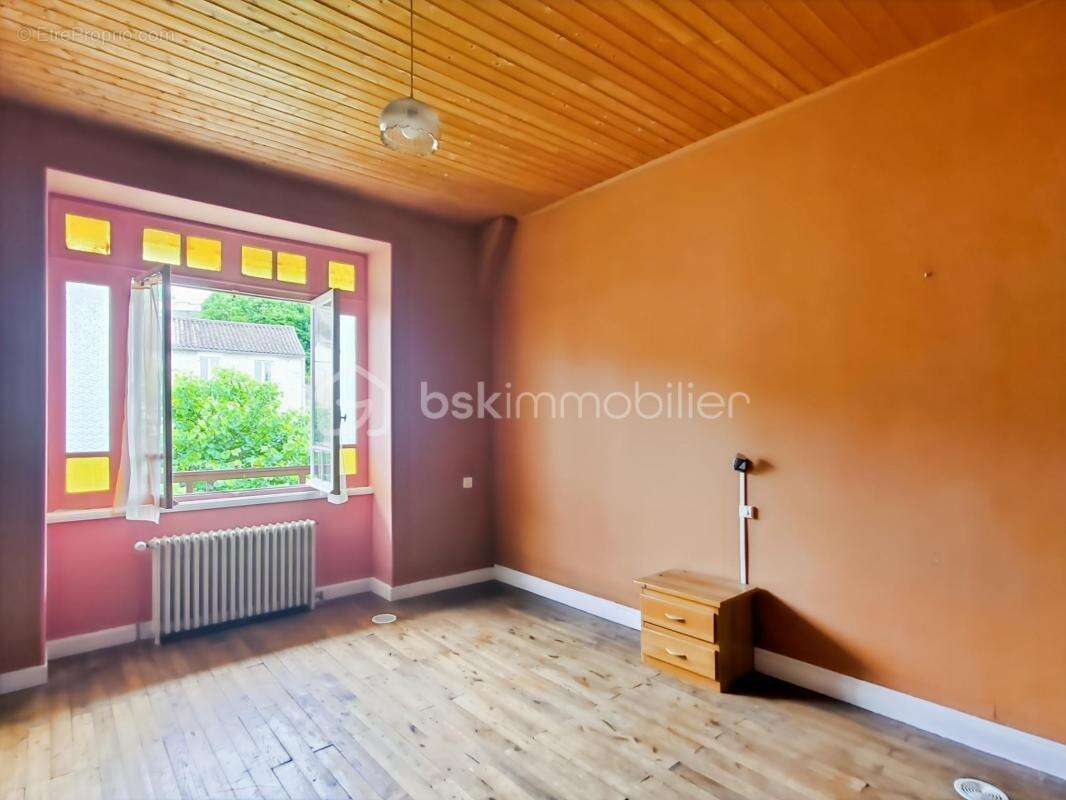 Maison à CHEF-BOUTONNE