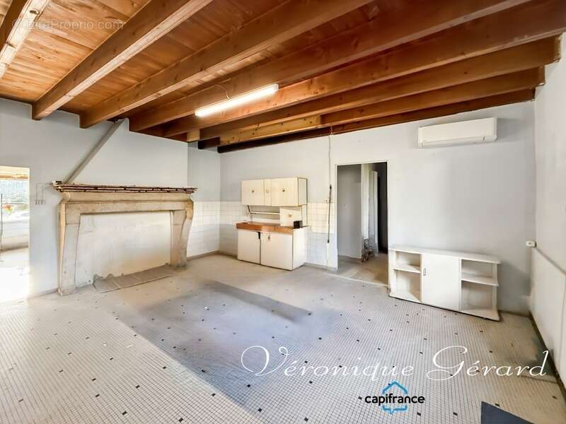 Maison en pierre de 150 M²  avec travaux à SAINT VIVIEN DE MONSEGUR - photo 9