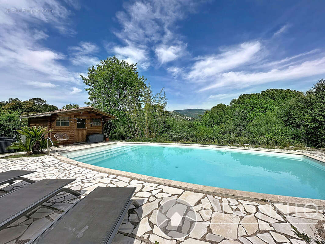 Maison à ROQUEBRUNE-SUR-ARGENS