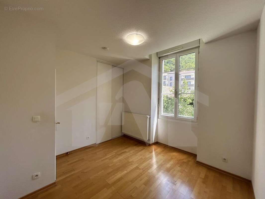 Appartement à POISAT