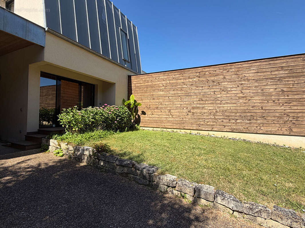 Maison à COULOUNIEIX-CHAMIERS