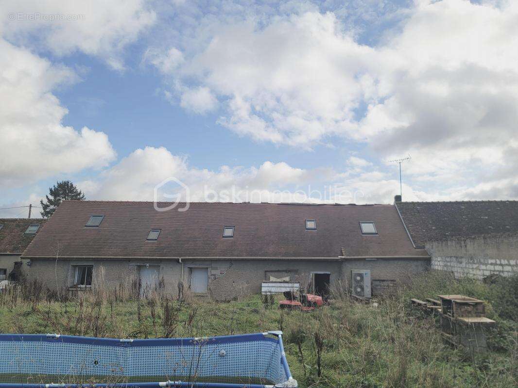 Maison à VILLETHIERRY