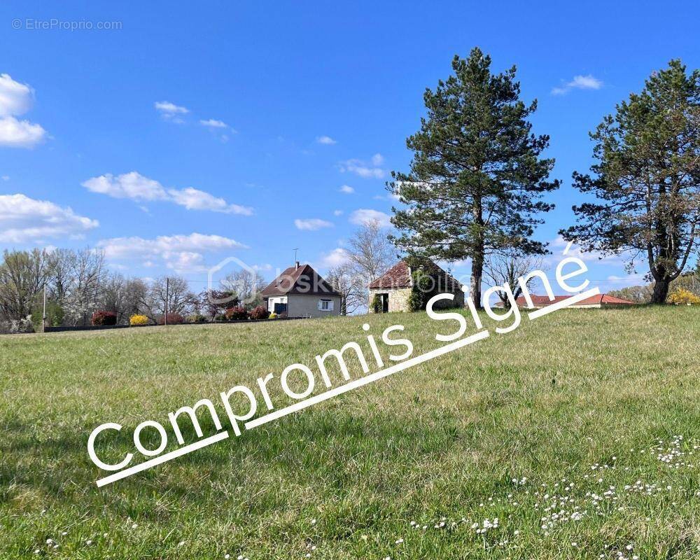 Terrain à HAUTEFORT