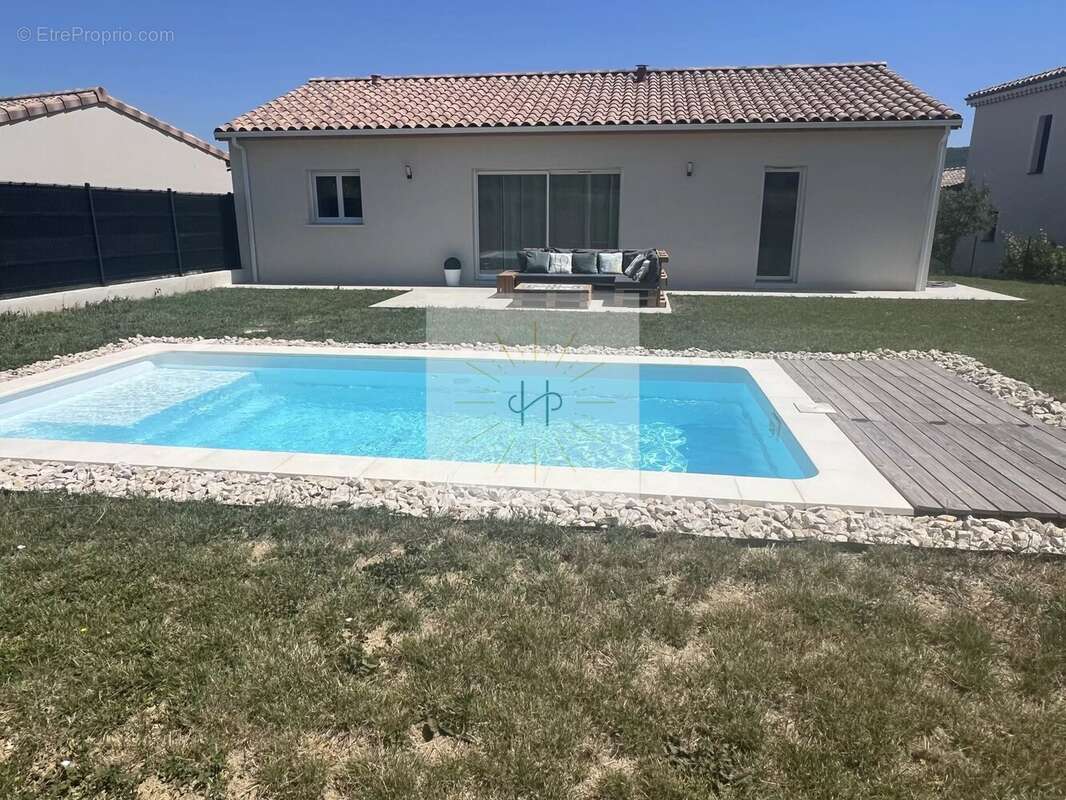 Maison à ALBA-LA-ROMAINE