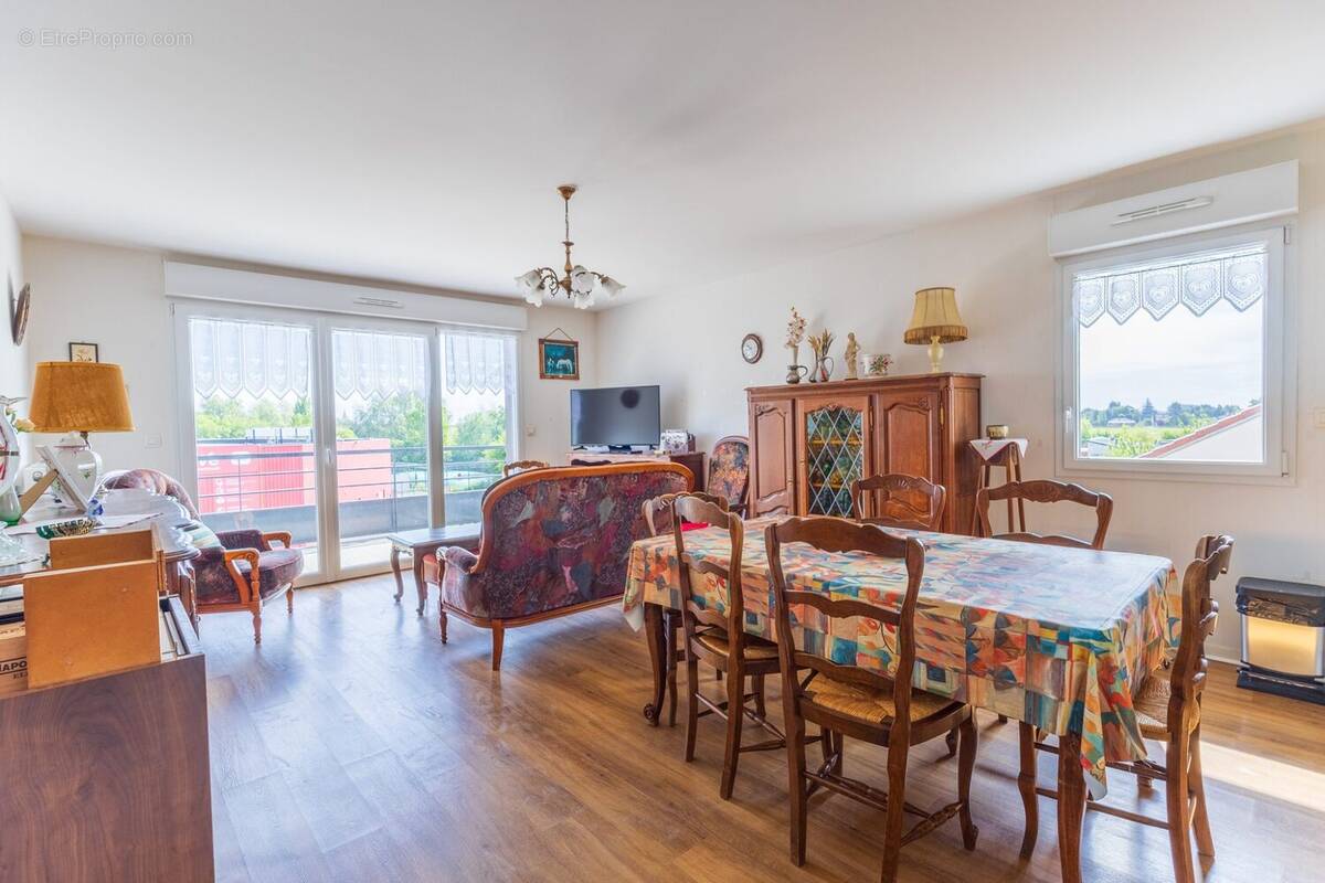 Pièce de vie - Appartement à ERQUINGHEM-LYS