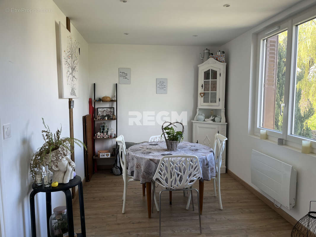 Maison à URY