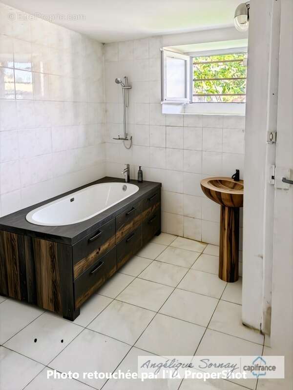  EXCLUSIVITÉ – Maison mitoyenne à fort potentiel de 229 m² sur 3 niveaux avec garage – Sellières - photo 12
