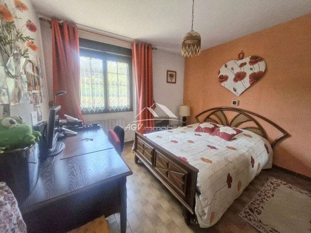 A Rousson, maison d'environ 161 m² avec piscine - photo 9