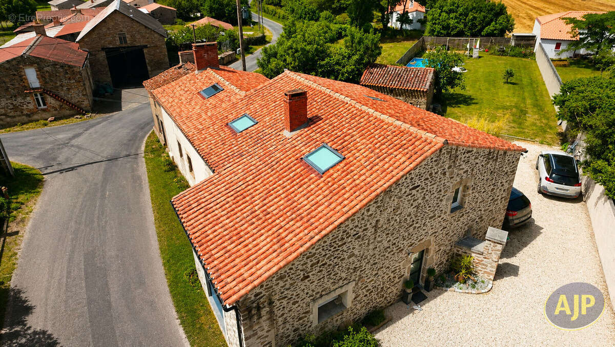 Legé - Ancienne grange rénovée - photo 17