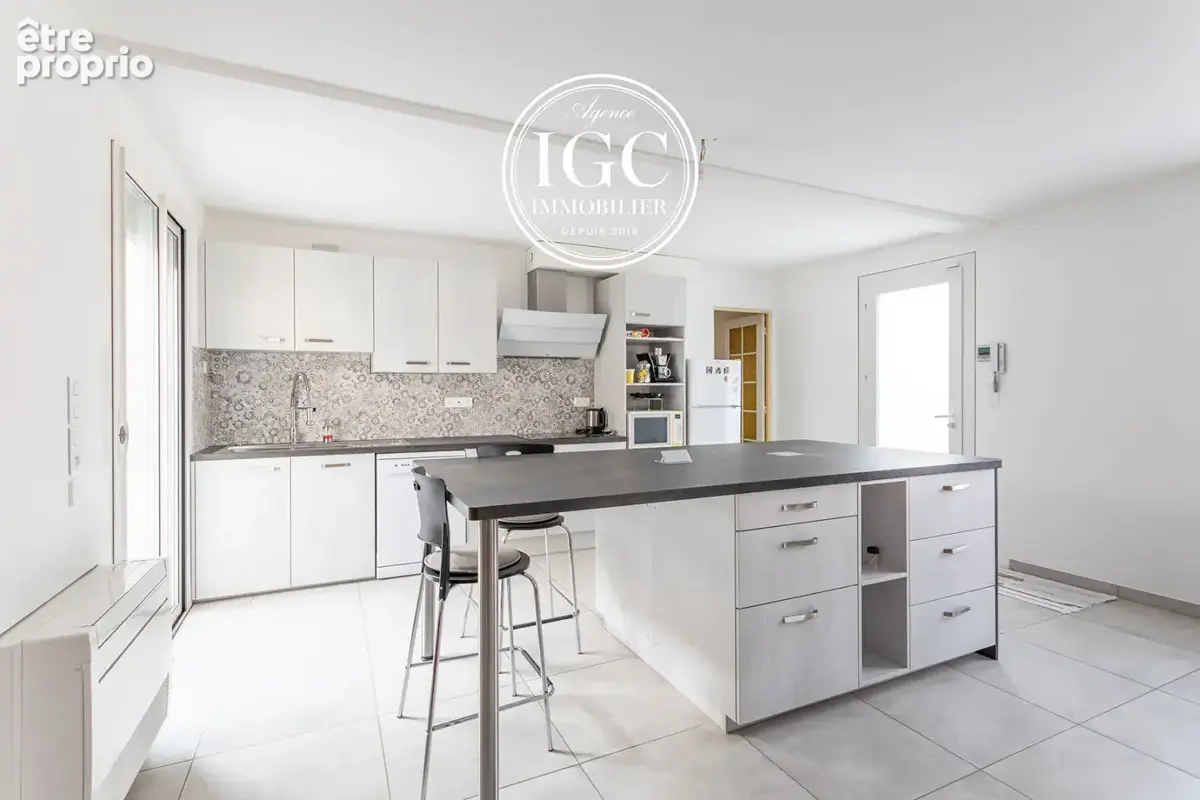 Maison plain pied - type 4 -  95 m² - garage et dependence - chateauneuf les martigues - photo 9