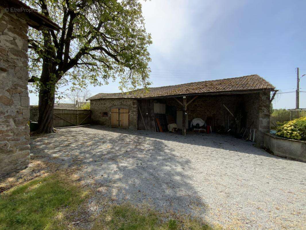 Maison à BESSINES-SUR-GARTEMPE