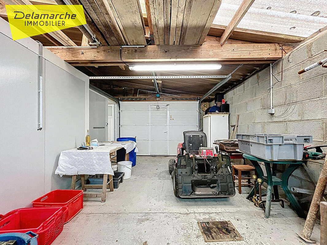 Maison à LE MESNIL-VILLEMAN