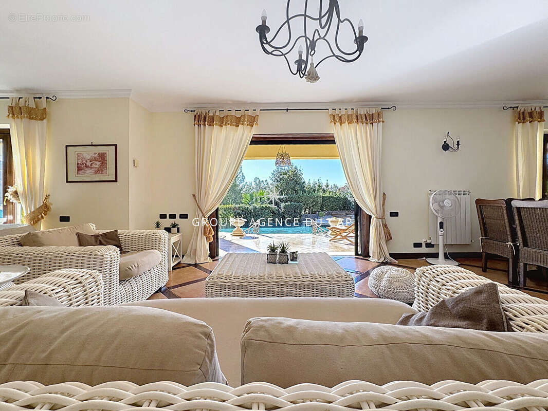 Maison à SAINT-RAPHAEL