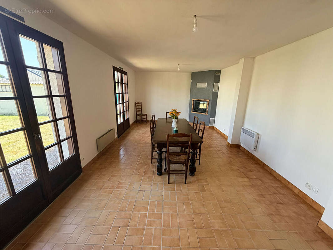 Maison à VAL-D'IZE