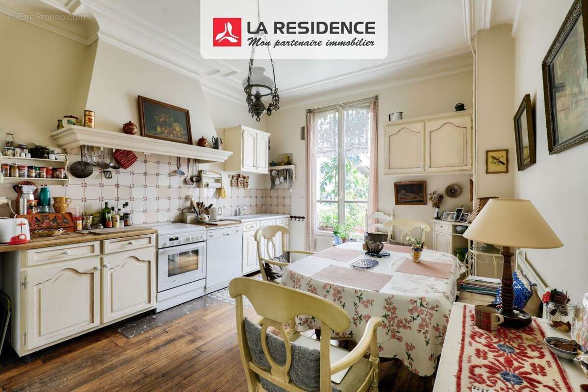 Maison à PARIS-17E