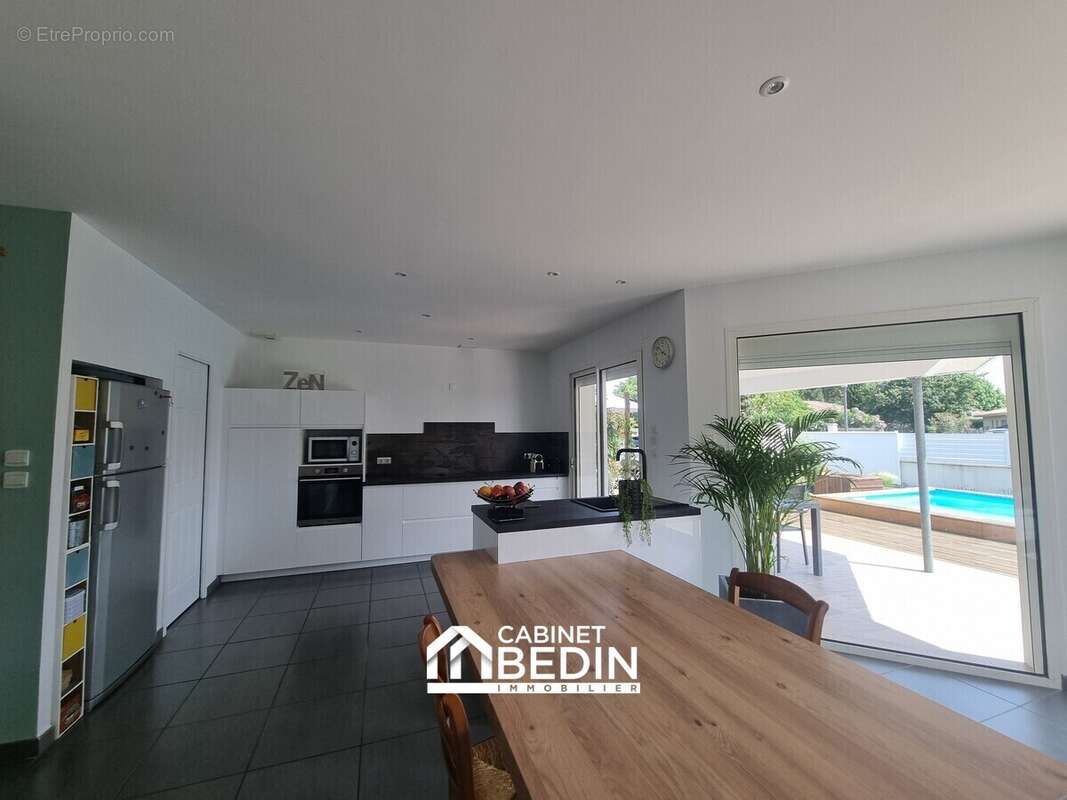 Maison 170 m² à Ares  - photo 3