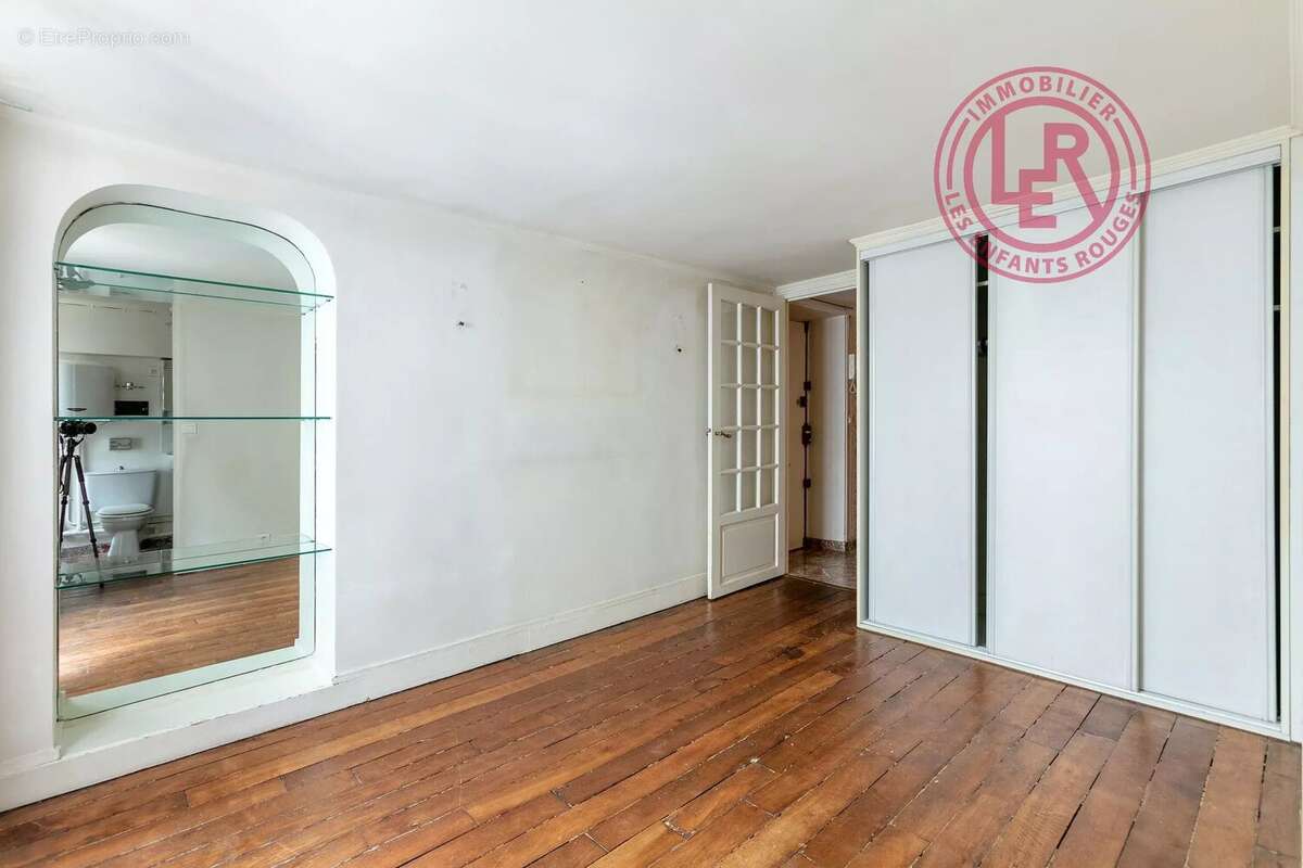 Appartement à PARIS-7E