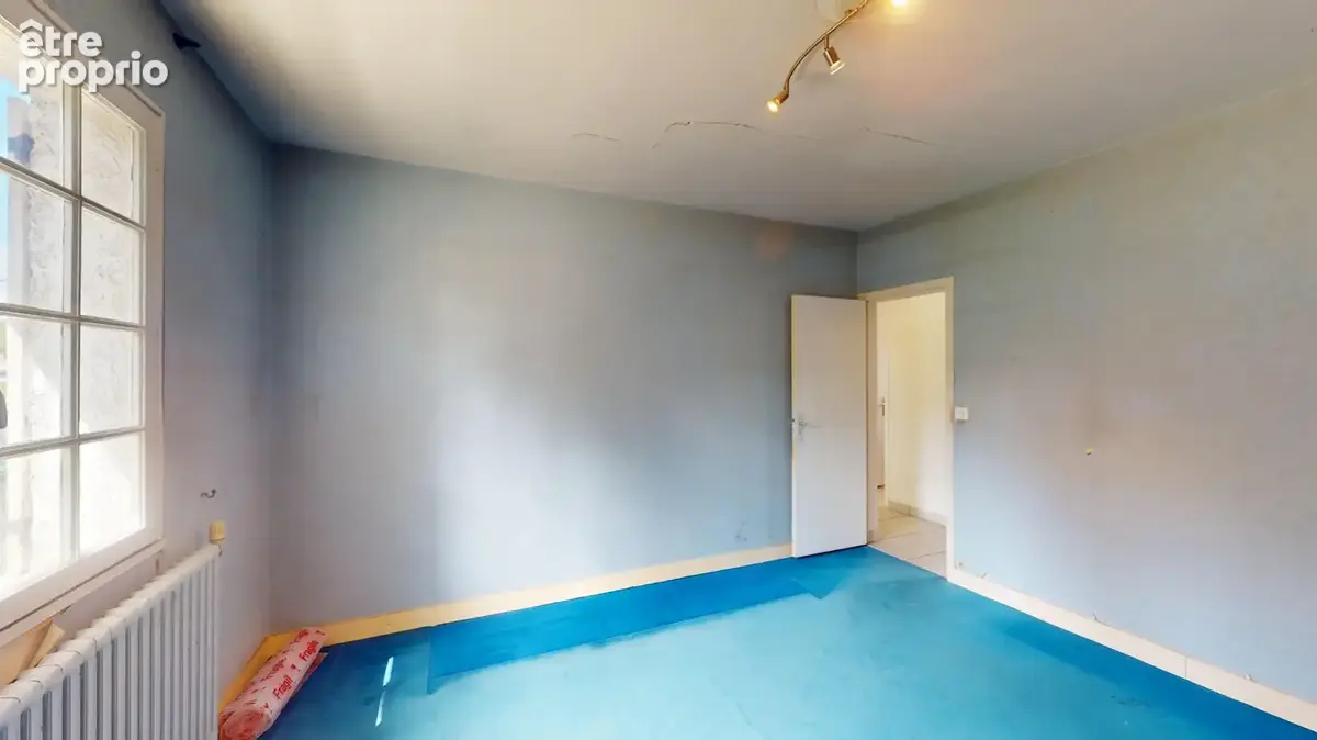 Maison à rénover au centre - FRIGÈRES - photo 7