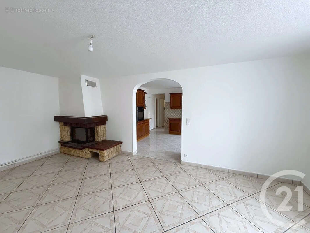 Maison à MALAY-LE-PETIT