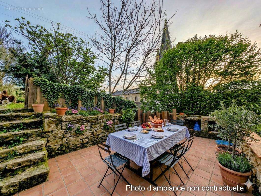 Maison de village 6 chambres 140 m2 terrain 2338 m2 - photo 4