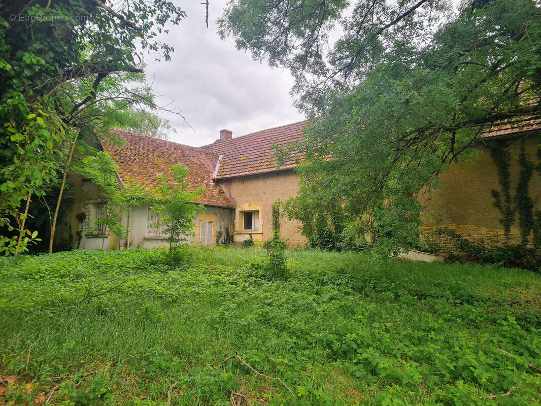 Longère en pierre sur 1ha de terrain avec vue - photo 4