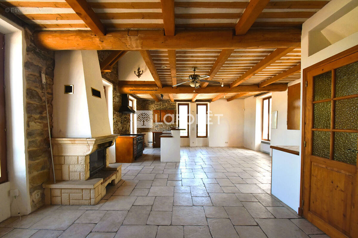 Appartement à FAYENCE