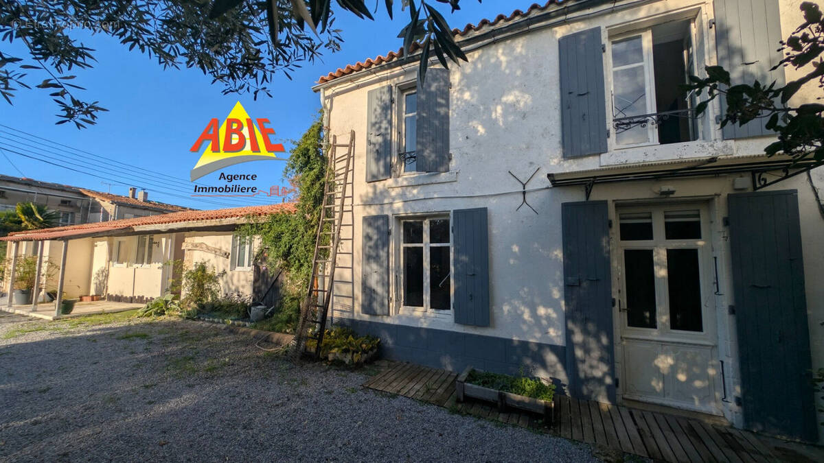 Photo 1 - Maison à SAINT-HILAIRE-LA-PALUD