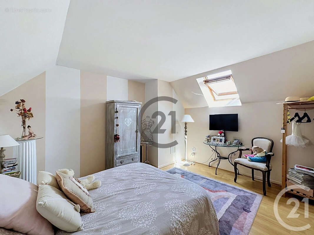 Maison 163 m² à Saint-Martin-Du-Tertre  - photo 8