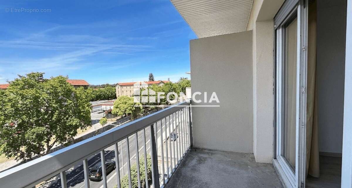 Hôpitaux/Facultés - Lumineux studio avec balcon en dernier étage et parking privatif - photo 3