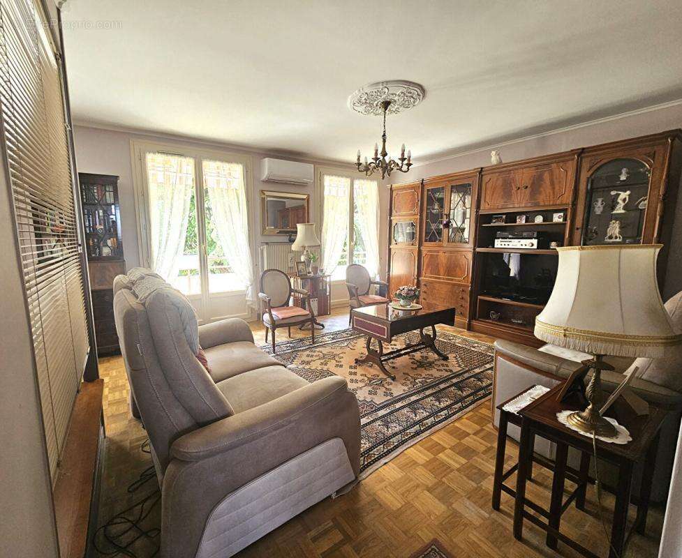 Appartement à DECINES-CHARPIEU