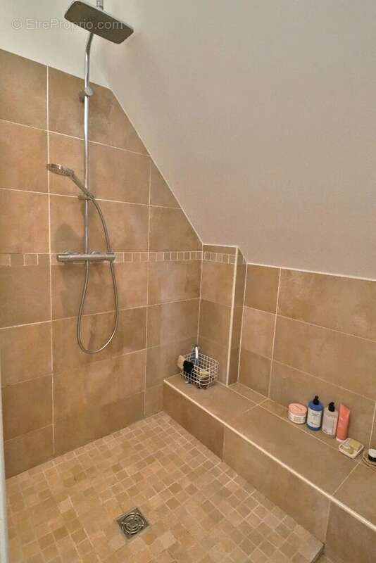 Maison à VERRIERES-LE-BUISSON