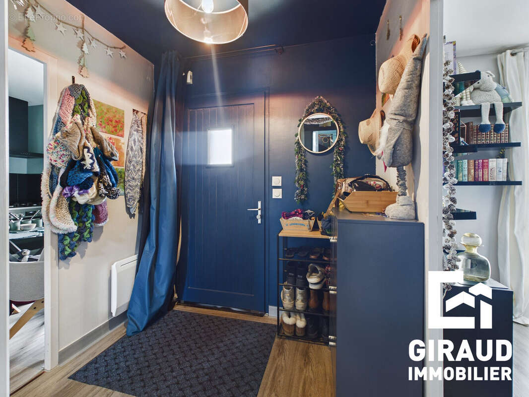 Maison à LOGE-FOUGEREUSE