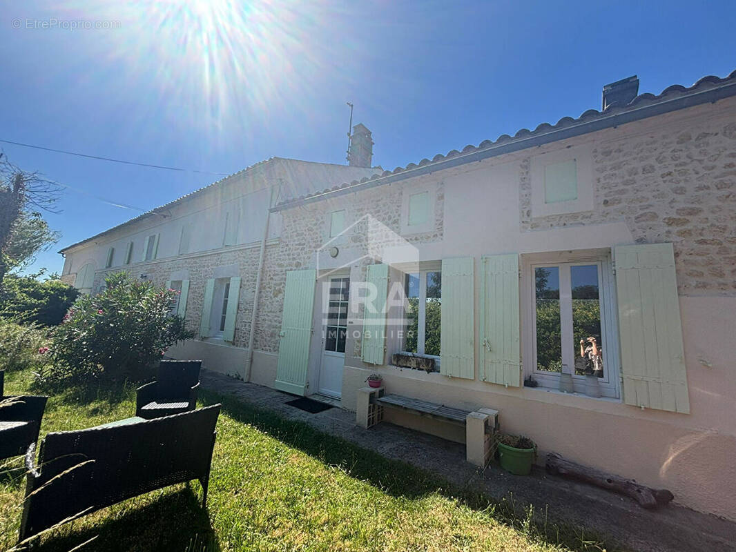 Maison à SAINT-CIERS-SUR-GIRONDE