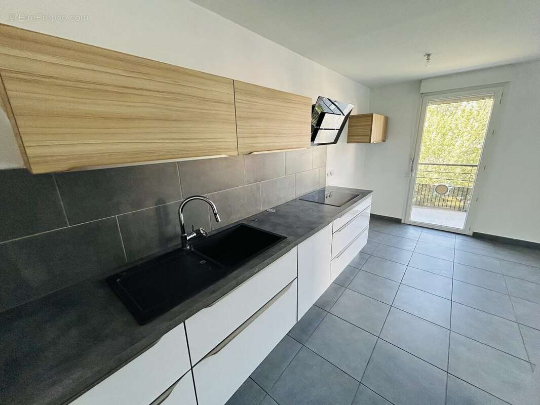 Appartement 82 m² à Varces-Allieres-Et-Risset  - photo 2
