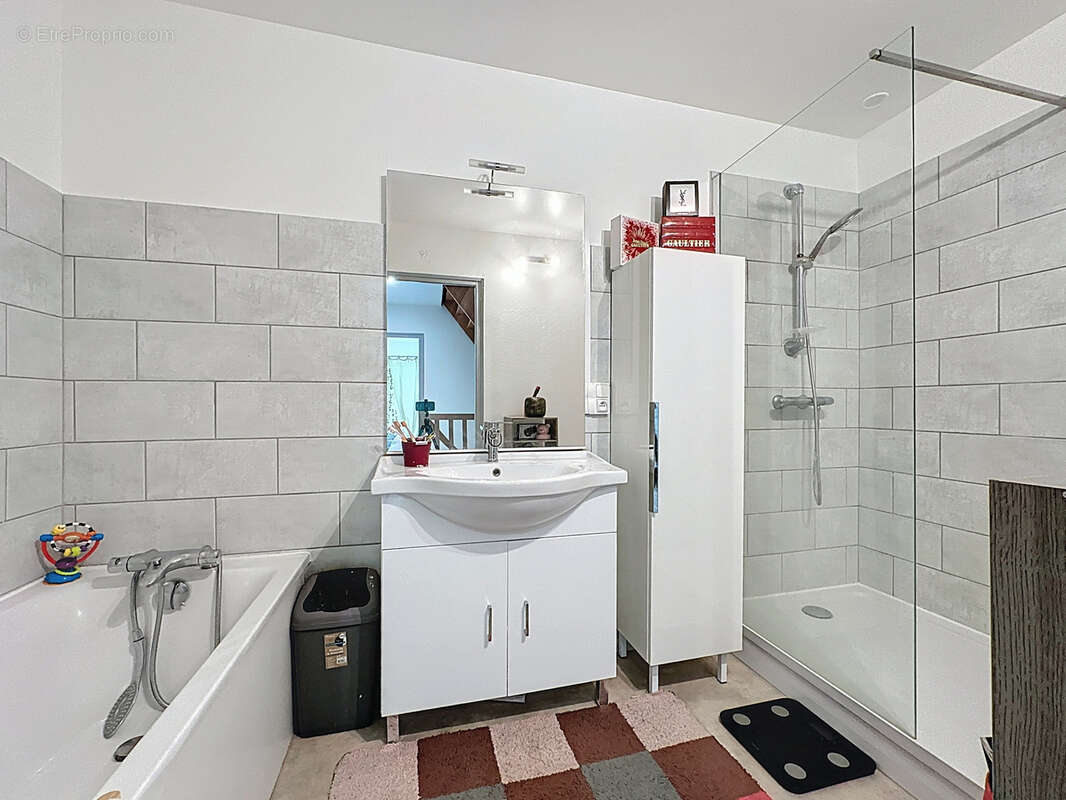 Appartement à REMONCOURT