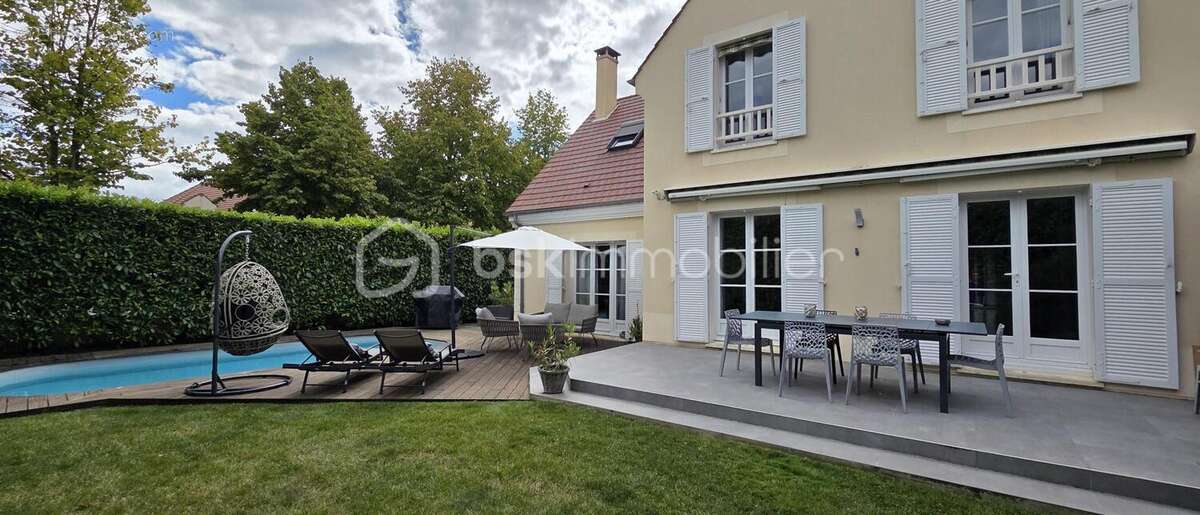 Maison à BUSSY-SAINT-GEORGES