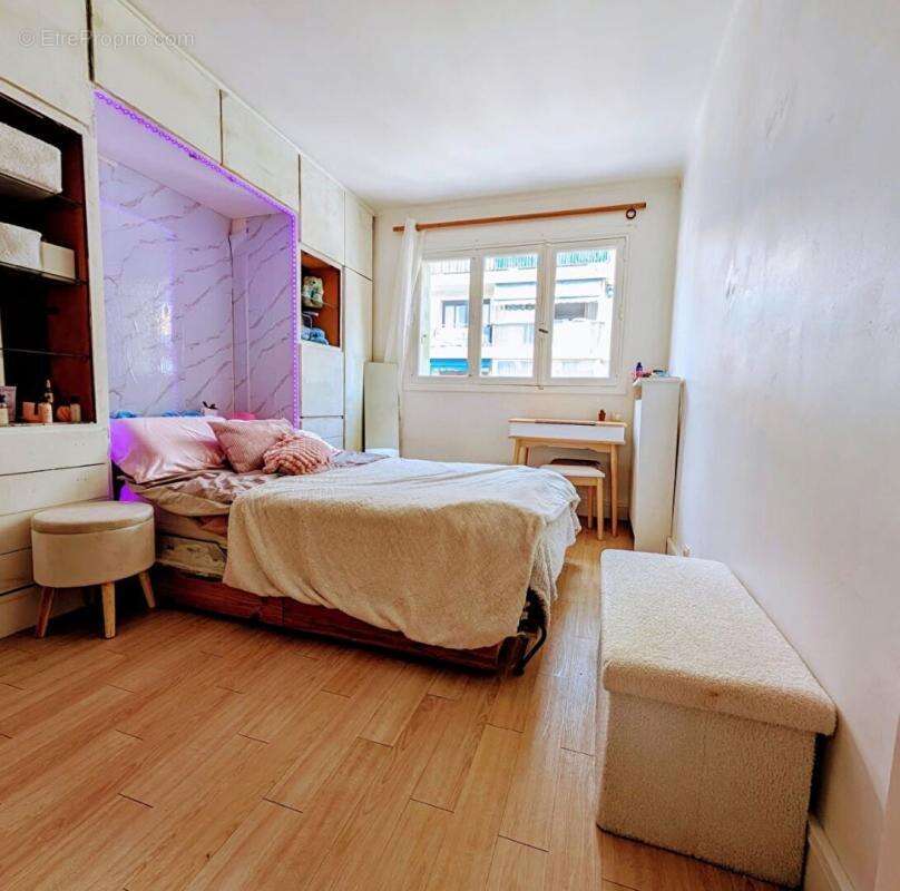 Appartement à MANDELIEU-LA-NAPOULE