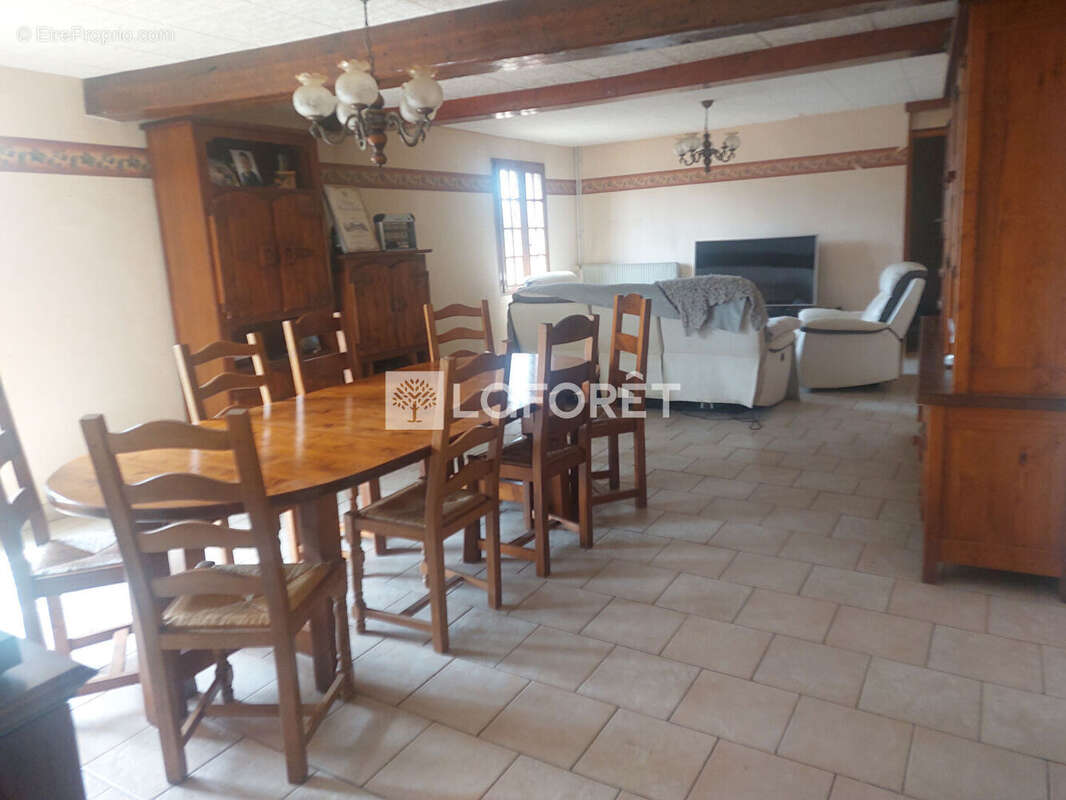 Fermztte sur 3256 m² - photo 2