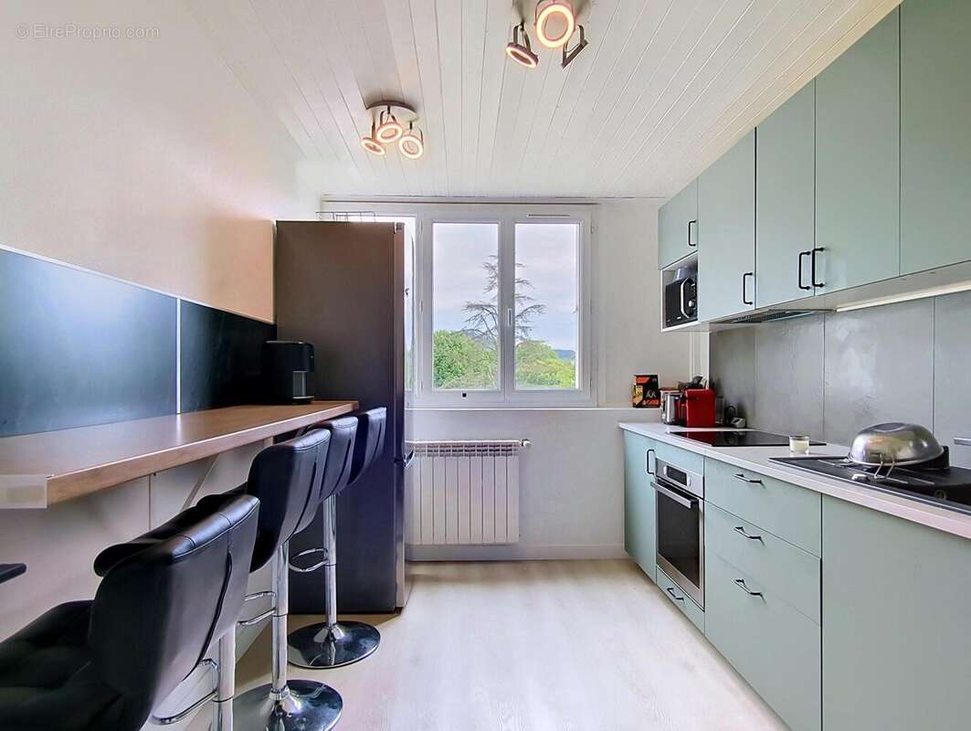 Photo 2 - Appartement à SAINT-MARTIN-D'HERES