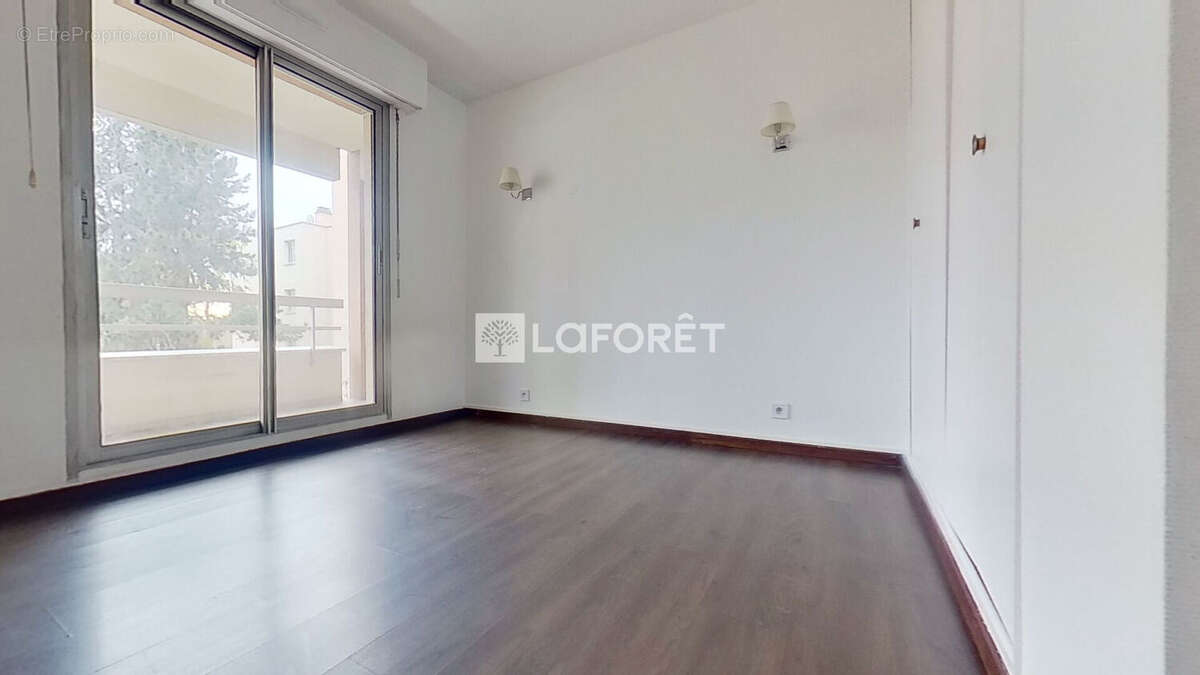 Appartement F2 46,43m² - balcon - parking - photo 5
