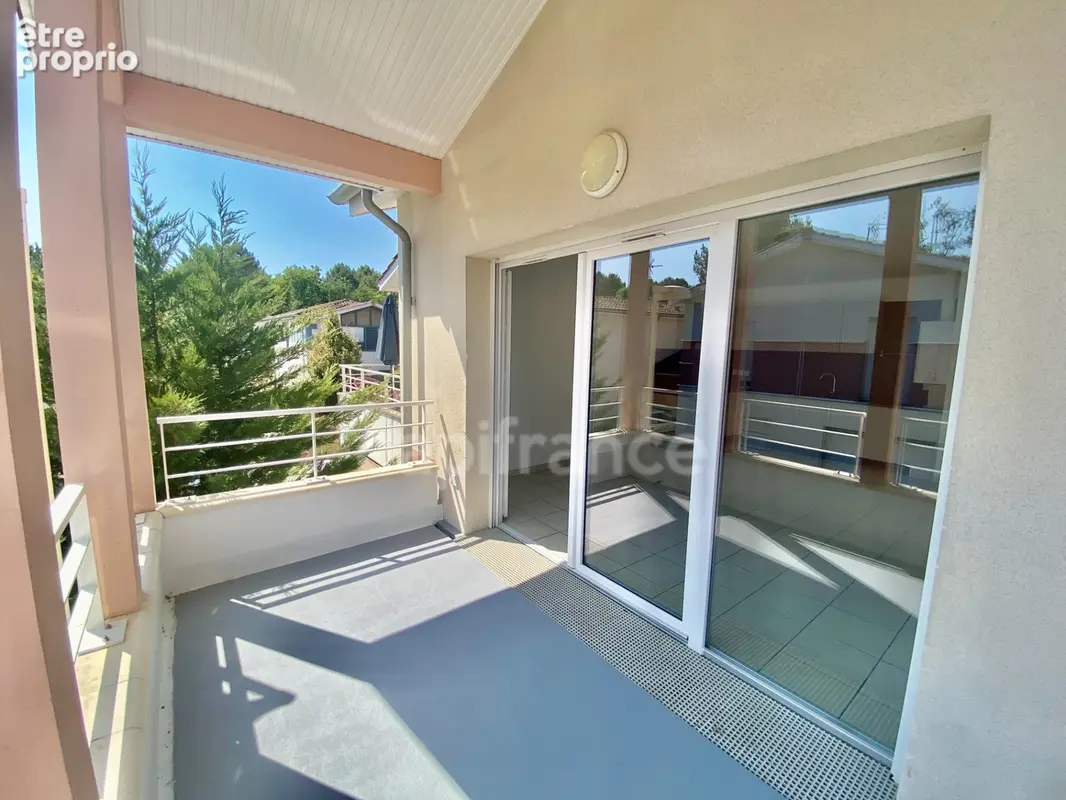 A SAINT AUBIN DE MEDOC (33): Rare- T3  lumineux de 63,05 m² au dernier étage, avec terrasse couverte et place de parking privati - photo 7