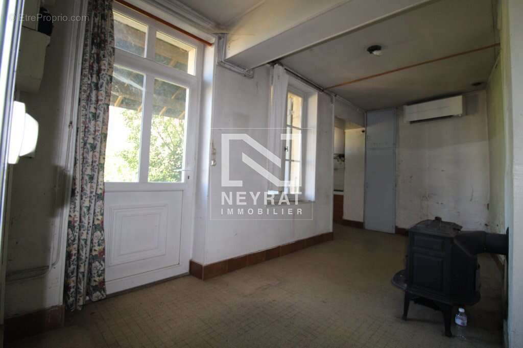 Maison 3 chambres, grange, dépendances et jardin clos - photo 11