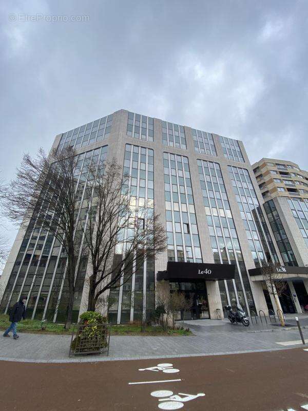 Commerce à SURESNES
