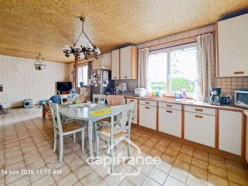 Maison avec sous sol total 6 pièces LE CHATELET (18) - photo 13