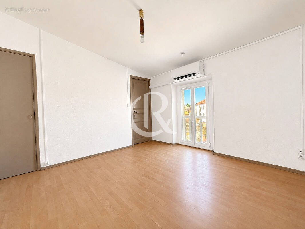 Appartement à HYERES